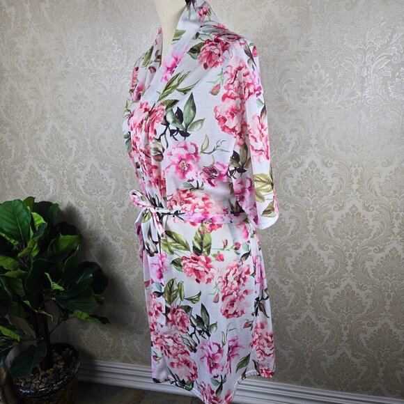 Show Me Your Mumu One Size Floral Robe with Matching Tie Belt Short Sleeve - Picture 5 of 11